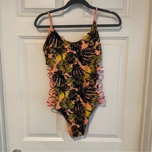 Abercrombie lattice side one piece size m